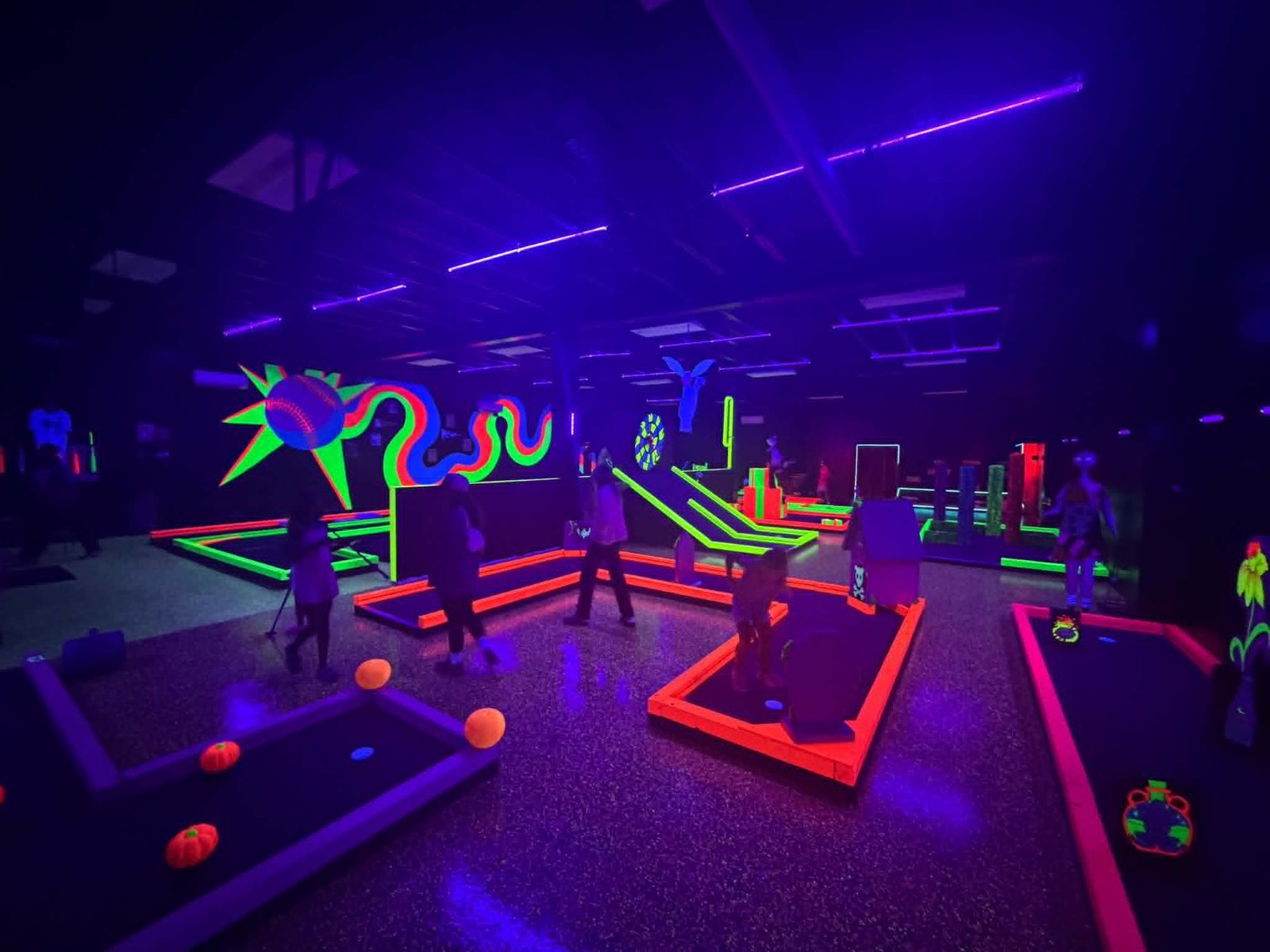Grand Slam Glow Golf course overview Branson Missouri